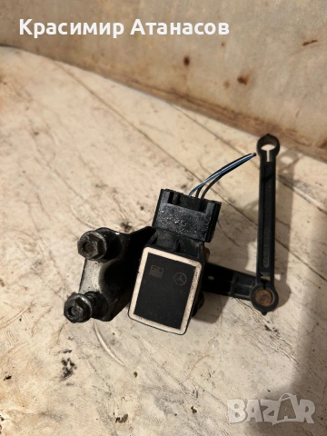 A0105427717. Сензор ниво фаровете за Мерцедес Е-класа W211. 