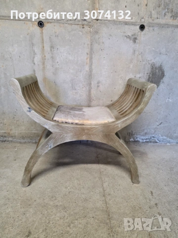 Табуретка в стил Клеопатра 