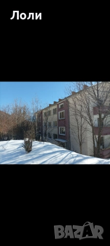 Продавам триетажна сграда