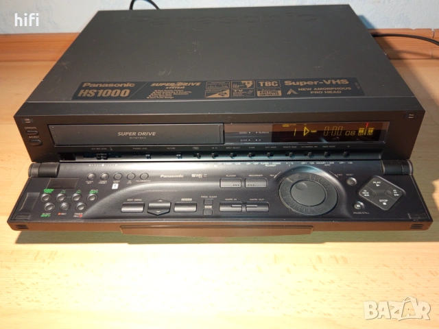 Видео VHS плейър Panasonic NV-HS1000G, снимка 2 - Плейъри, домашно кино, прожектори - 53289426