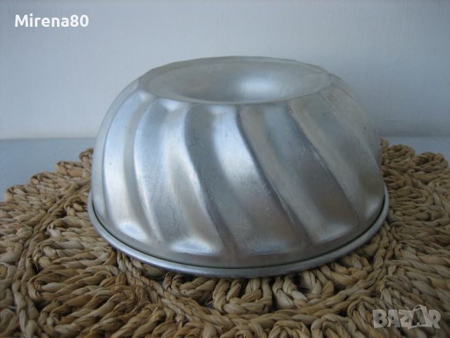 Стара форма за кекс , снимка 1 - Съдове за готвене - 45687205