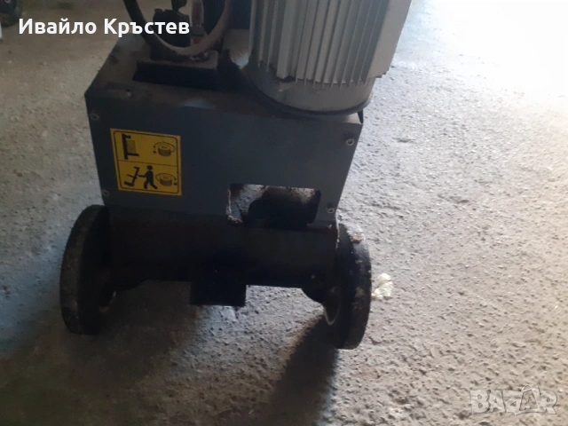 Продавам цепачка за дърва 