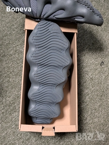 Оригинални Adidas YEEZY 450, снимка 8 - Маратонки - 54188922