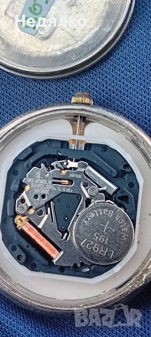 Винтидж кварцов часовник Royal, снимка 12 - Антикварни и старинни предмети - 42249611