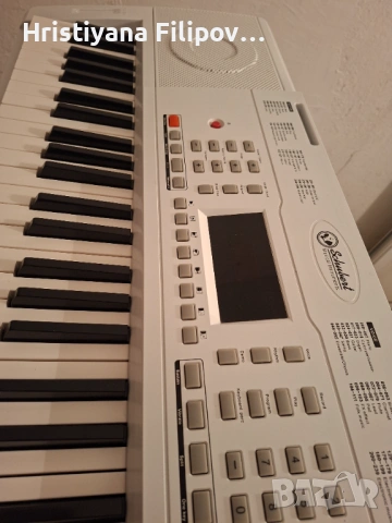 Синтезатор с динамични клавиши