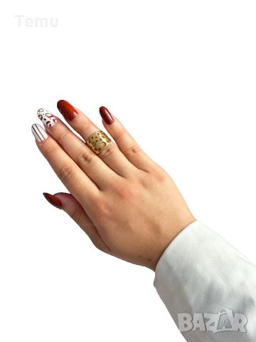 Голям дамски пръстен от медицинска стомана със завладяващ дизайн с дупки и златисто покритие, снимка 2 - Пръстени - 45847447