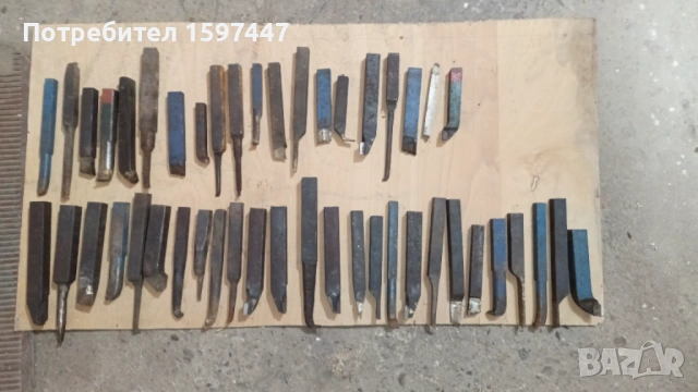 Сет ножове за струг