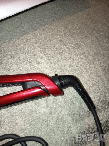 Червена преса за коса Remington S9600, LCD, 240 градуса, Керамично покритие, снимка 5 - Преси за коса - 53738565