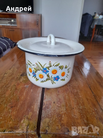 Старо емайлирано гърне,Цокало, снимка 2 - Други ценни предмети - 52226692