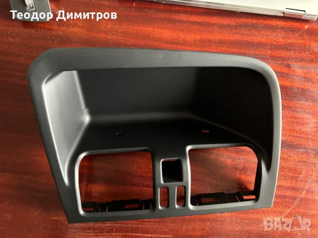 Рамка около въздуховоди Volvo XC60 2008-2016 OEM1284826, снимка 2 - Части - 49726476