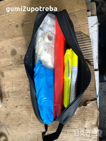 Авариен Комплект Аварийна Аптечка Авто Toyota, снимка 3 - Аксесоари и консумативи - 52395349