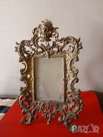 Бароково настолно огледало