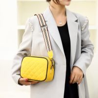 Малка дамска чанта от естествена кожа Yellow 1226, снимка 2 - Чанти - 45352673