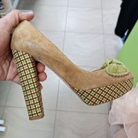 обувки , снимка 1 - Дамски обувки на ток - 45249416