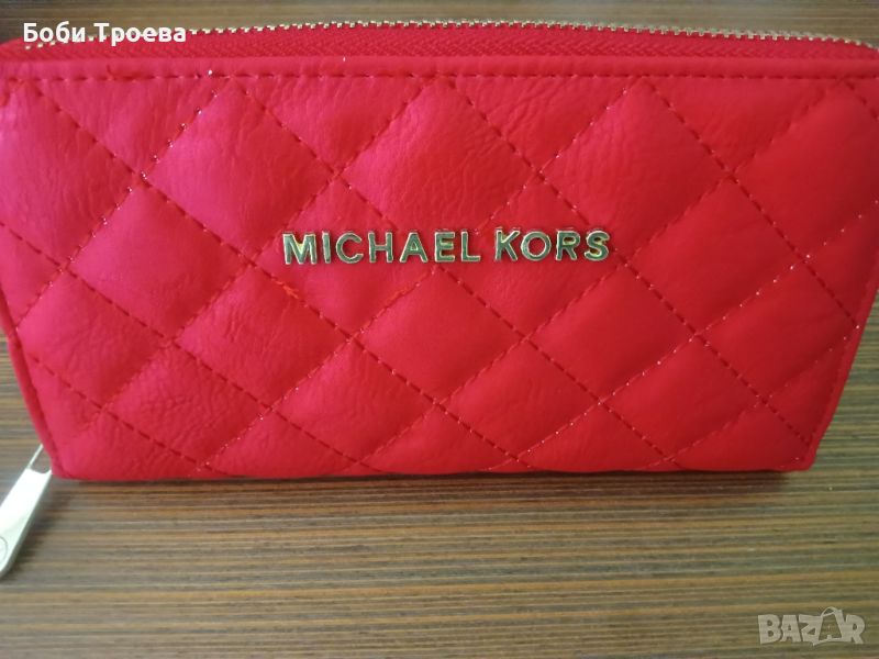 Портмоне с дизайн от Michael Kors, изработено от висококачествена еко кожа. , снимка 1