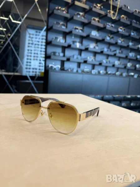 очила с черен обикновен калъф и ув защита fendi , снимка 1