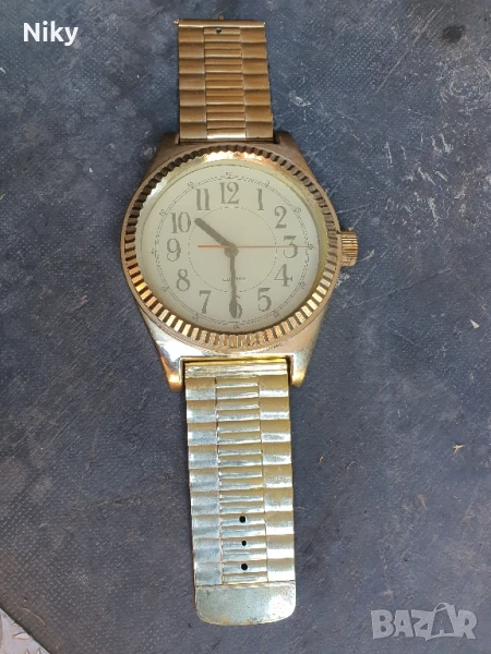 Часовник за стена, снимка 1