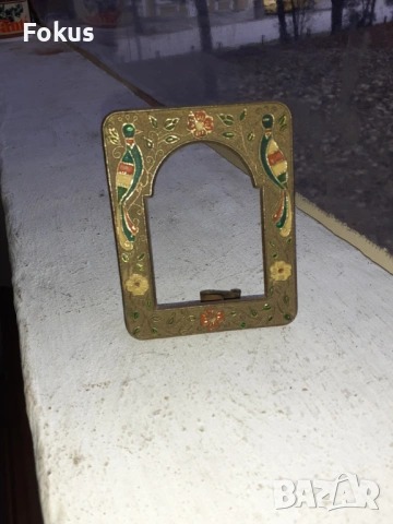 Стара малка бронзова рамка за снимка с емайл, снимка 2 - Антикварни и старинни предмети - 53395557