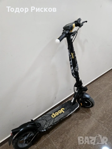 Електрически скутер-тротинетка JEEP JUC AS IPX5 ДО 25 КМ/Ч, ПРОБЕГ ДО 50 КМ, снимка 3 - Други - 54236674