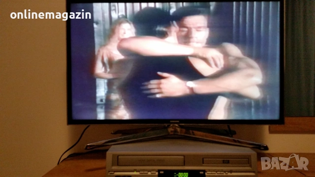 Видеокасета " ДВОЕН УДАР " VHS, снимка 11 - Други жанрове - 54072149