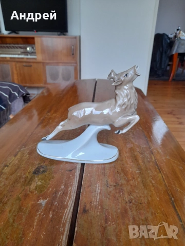 Стара Порцеланова фигурка Елен