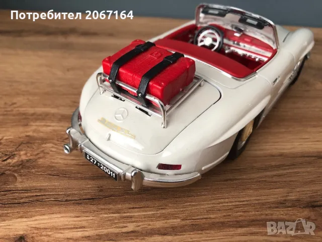 Модел на Mercedes 300 Sl 1:18, снимка 4 - Колекции - 48111502