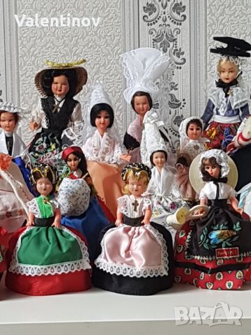 Старинни колекционерски кукли с традиционно френско облекло , снимка 6 - Антикварни и старинни предмети - 46168371