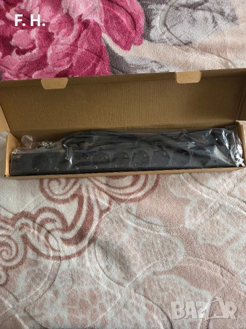 LogiLink PDU9C03 19 инча разклонител 9 гнезда нов , снимка 2 - Друга електроника - 53949314