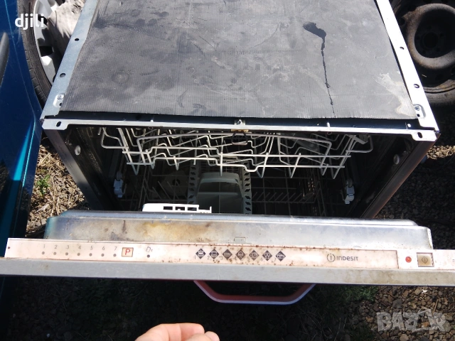 Съдомиялна за вграждане Indesit