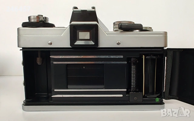 Филмов фотоапарат Praktica LB2 с обектив Domiplan Meyer-Optik 50mm f2.8 и калъф , снимка 4 - Фотоапарати - 53480143