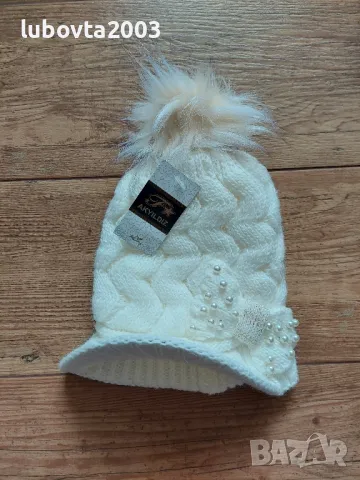 Нова шапка с пухче