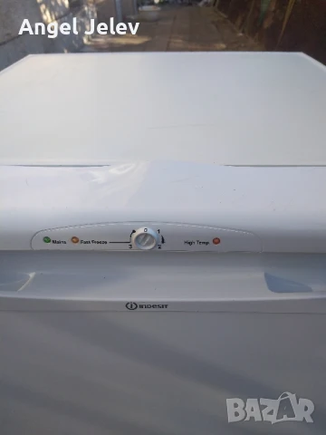 малък фризер индезит, снимка 2 - Фризери - 51017383