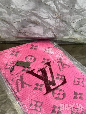 шал louis vuitton , снимка 4 - Шалове - 51682650