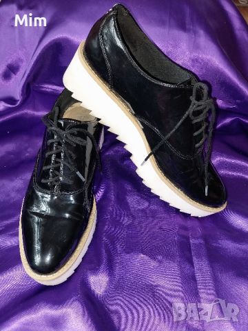 Н&М 42 Черни лачени обувки с бяла платформа 