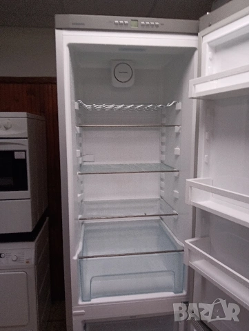 Иноксов комбиниран хладилник с фризер Liebherr с 2 години Гаранция!, снимка 4 - Хладилници - 53607903