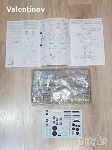  Сглобяем макет на самолет Spitfire F. Mk. VII, снимка 3 - Колекции - 49450188