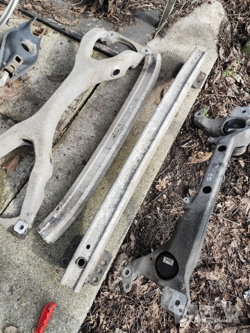 Основа задна броня -Греди заден мост Audi q7-2008г-3.0d-233кс, снимка 4 - Части - 53603789