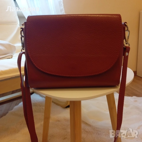 Дамска чанта в бордо