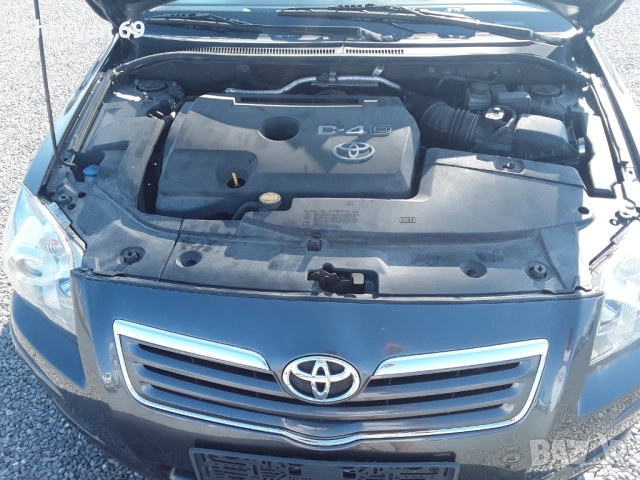 Тойота Авенсис 2.0 D-4D, снимка 13 - Автомобили и джипове - 52913649