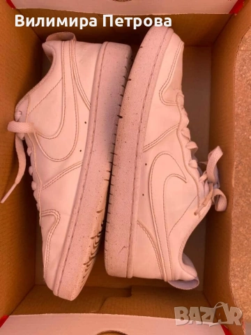 Маратонки Nike бели