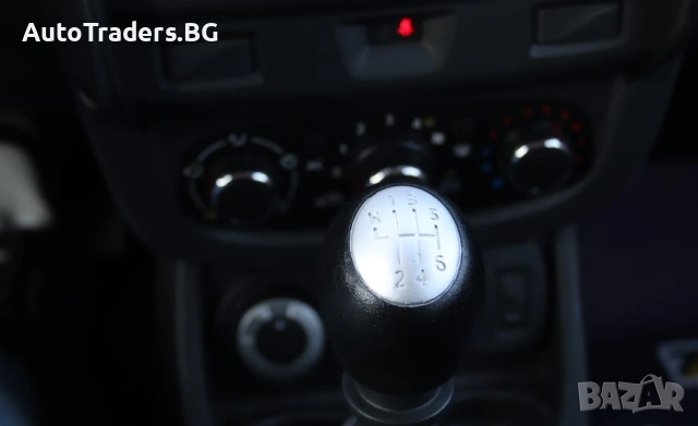  Dacia Duster 1.5 dCi 4×4, снимка 10 - Автомобили и джипове - 53221301