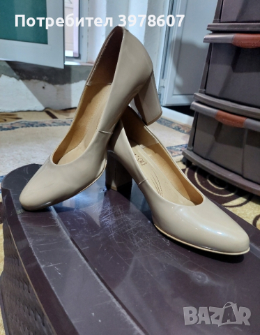 чисто нови обувки , снимка 2 - Дамски обувки на ток - 45004879