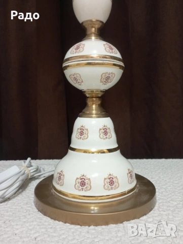 Голяма старинна порцеланова лампа с красив абажур, снимка 2 - Настолни лампи - 51959873