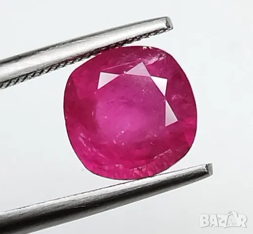 Естесвен рубин в разкошен цвят с перфектна форма и тегло 2.22кт.! Нов!, снимка 10 - Други - 48293260