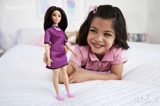 Mattel Кукла Barbie Fashionistas #188 с извита форма, черна коса, карирана рокля, снимка 2 - Кукли - 45432290