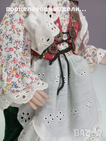 Порцеланова колекционерска кукла със метална стойка , снимка 9 - Антикварни и старинни предмети - 52690344