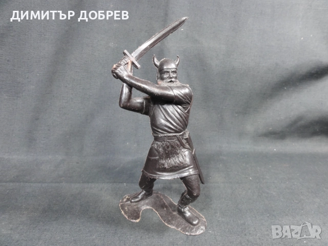 СТАРА РЕТРО СОЦ СССР ПЛАСТМАСОВА ФИГУРКА ВИКИНГ