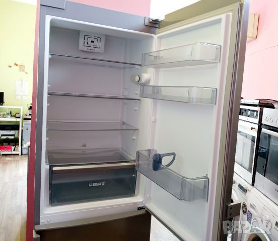 Хладилник с фризер  Bauknecht, снимка 5 - Хладилници - 45542496