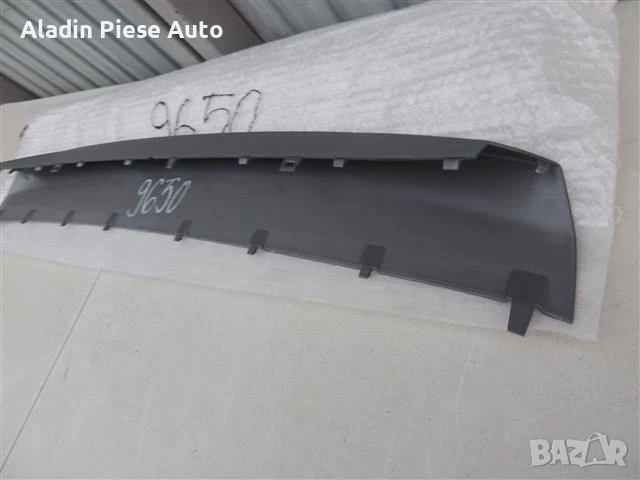 Долен спойлер за предна броня BMW Серия 1 F48 година 2018 2019 2020 2021 Черно Сребристо код 5111795, снимка 4 - Аксесоари и консумативи - 50847631