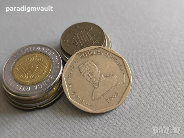 Mонета - Доминикана - 25 песос | 2005г., снимка 2 - Нумизматика и бонистика - 51220761